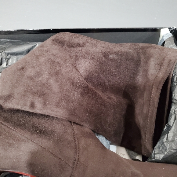 DONALD PLINER CHOCOLATE SUEDE LEATHER BOOTS. 6.5 - Picture 3 of 16